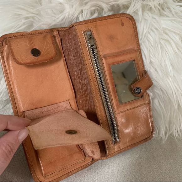 Vintage Tooled Leather Rose Floral Zipper Mirror Wallet - Picture 4 of 11